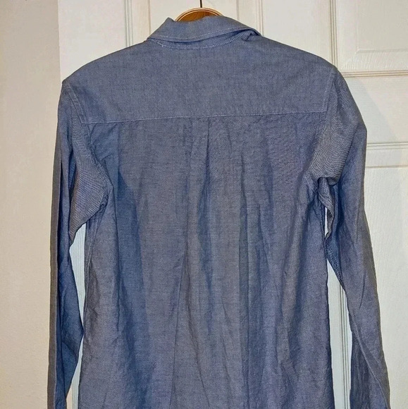 Boys Izod Size L 14-16 Regular Button Up Shirt Light Blue L/S Denim - Picture 2 of 4